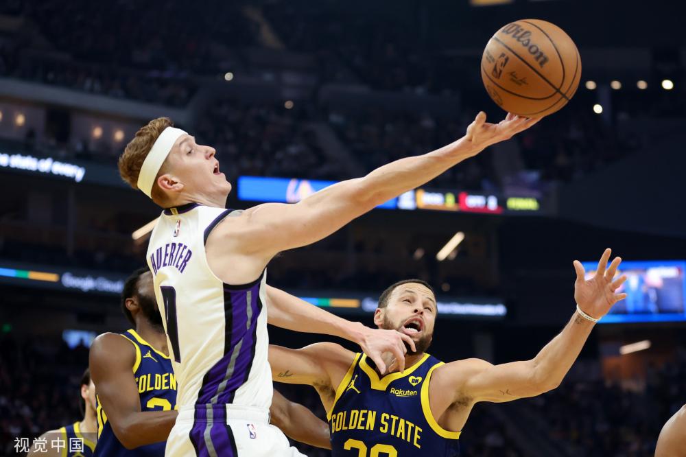 凭借其国际 凭借其国际